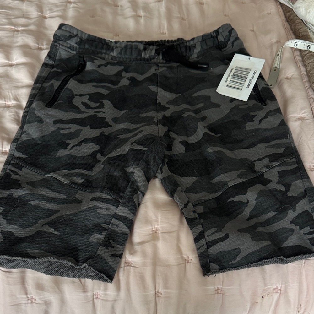 Boy’s  Camo Performance Shorts - Black/Gray Joe’s size l
